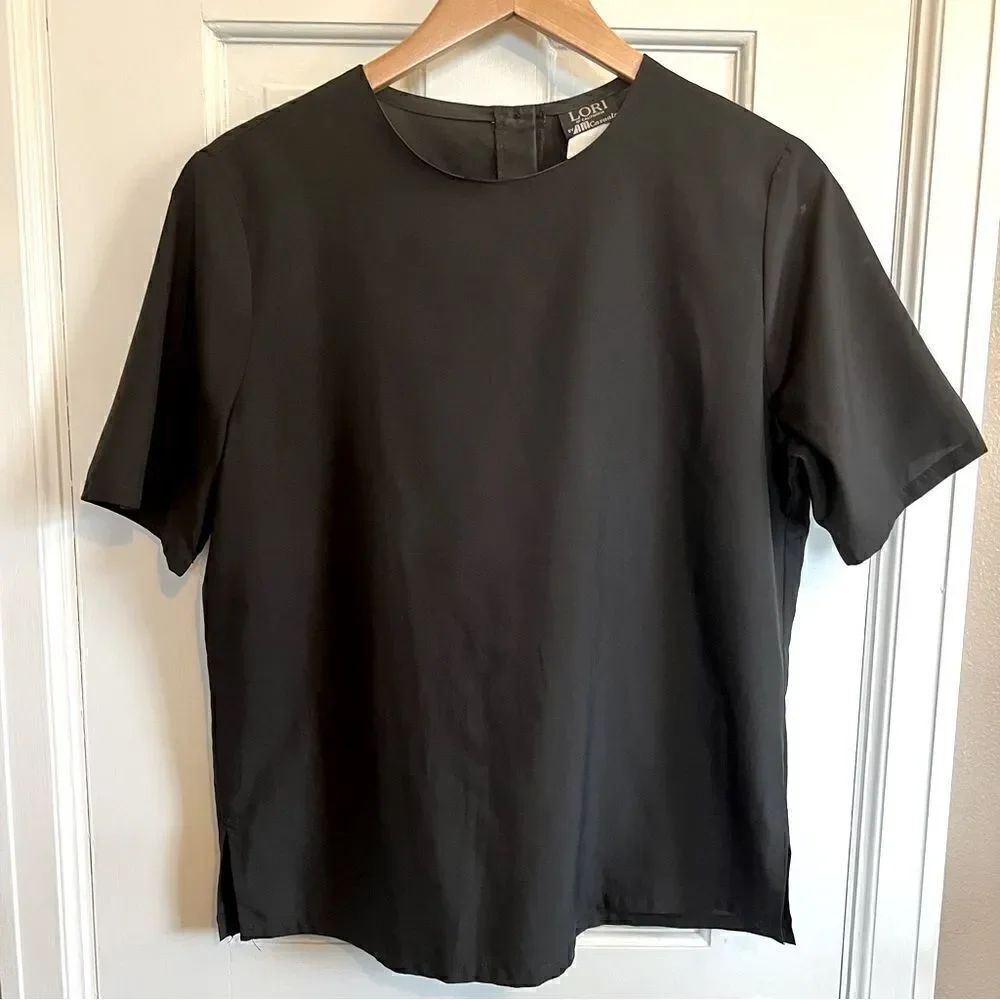 LORI of California by AM casuals black top Small